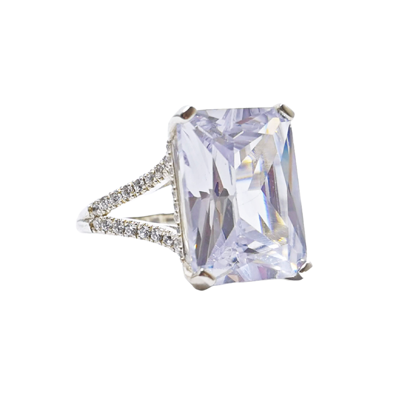 Lucelia Solitaire