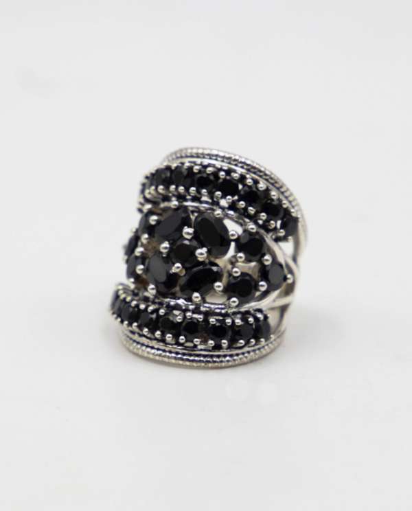 Niyati Spinel